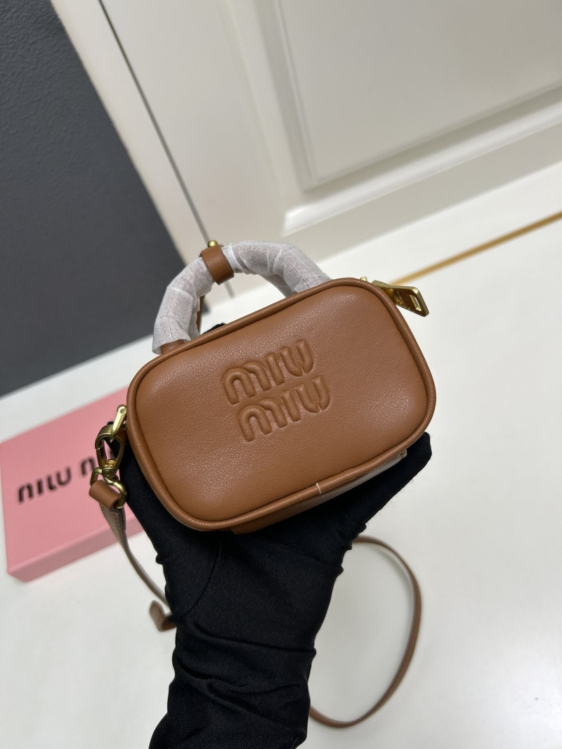 MIU MIU Clutch Bags